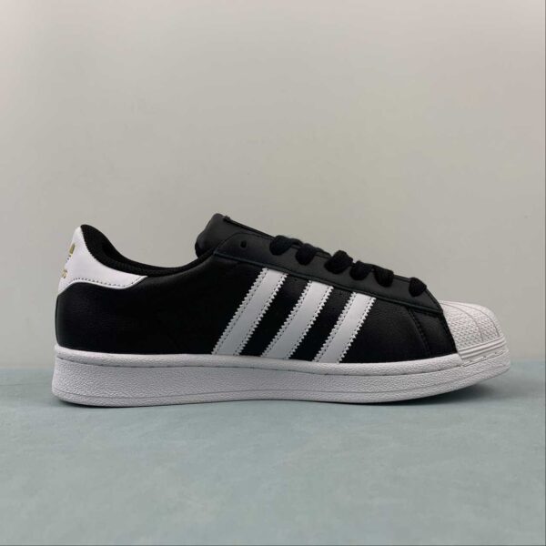 adidas-superstar-negras-hombre