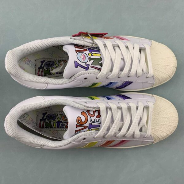 adidas-superstar-pride-2022-frontal