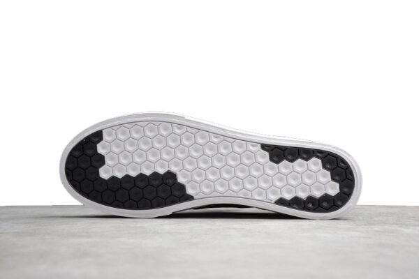 zapatillas-adidas-samba-sabalo-negro-y-blanco-suela