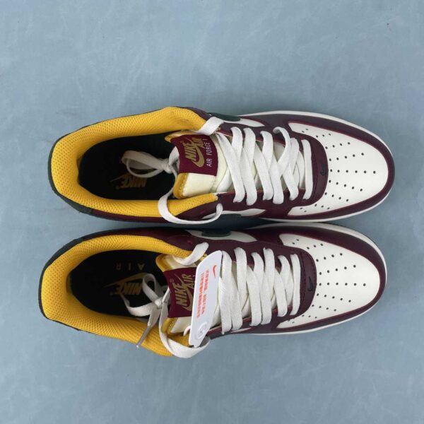 zapatillas-nike-air-force-1-rojo-vista-frontal