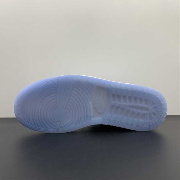 air-jordan-1-mid-se-ice-blue-suela