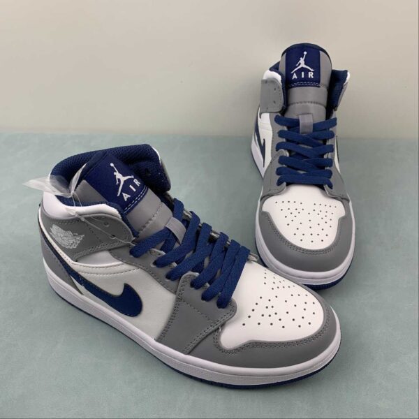 air-jordan-1-mid-true-blue-vista-frontal