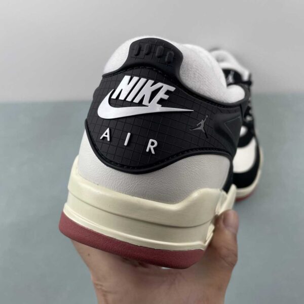 air-jordan-4-rm-canyon-rust-vista-detras