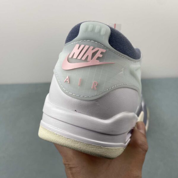 air-jordan-4-rm-diffused-blue-vista-detras