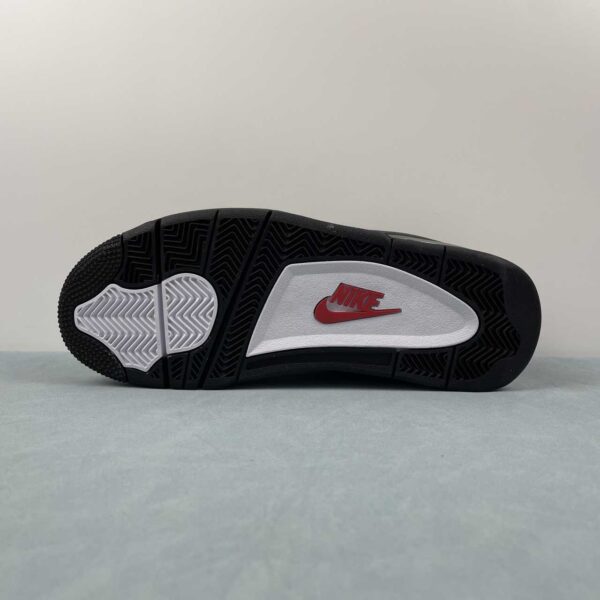 air-jordan-4-rm-driveway-grey-suela