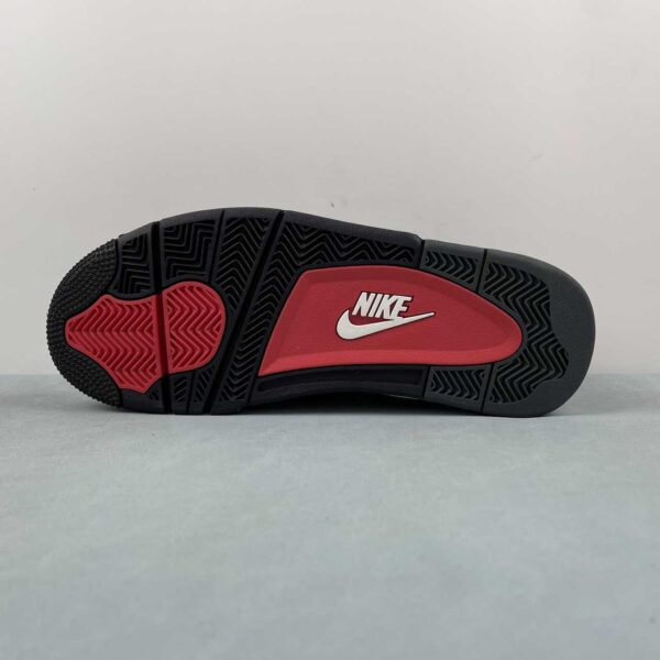 air-jordan-4-rm-grandma's-driveway-suela