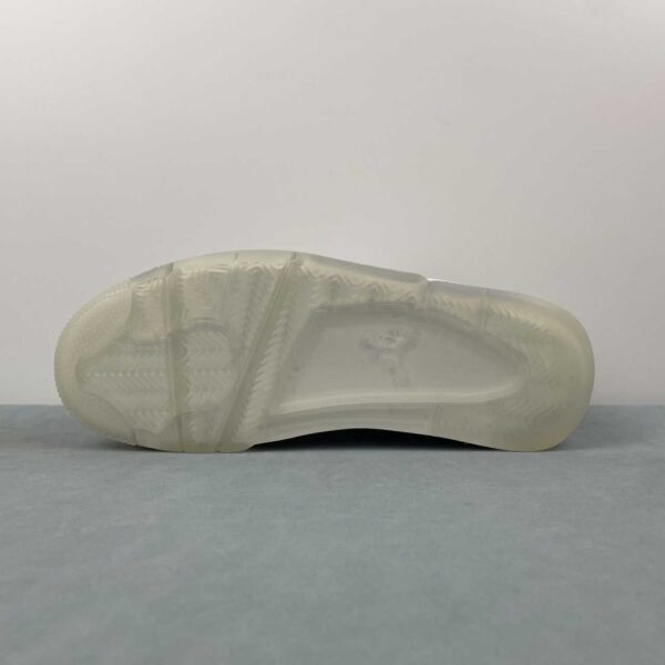 air-jordan-4-rm-white-metallic-silver-suela