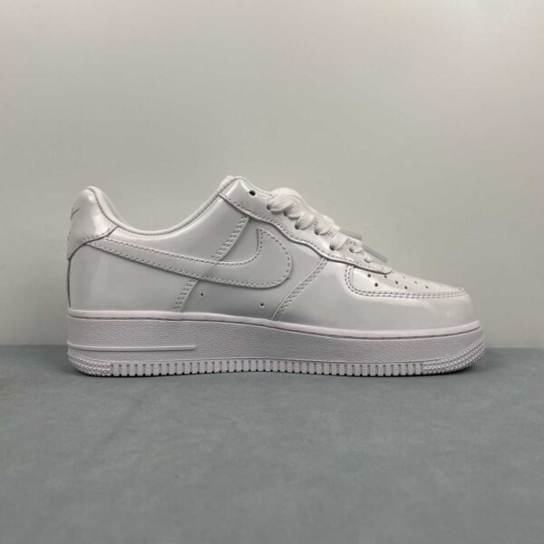 nike-air-force-1-07-blanco-lateral-izquierda