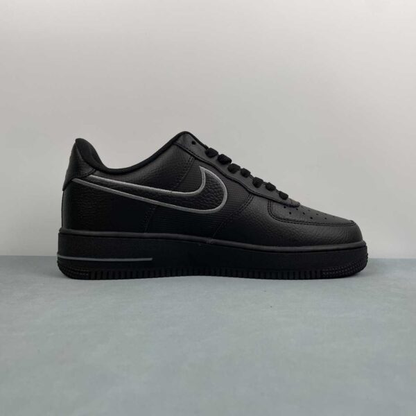 nike-air-force-1-07-low-negras-doradas