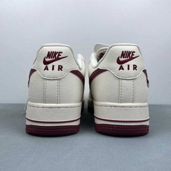 nike-air-force-1-low-blancas-rojo-vista-detras
