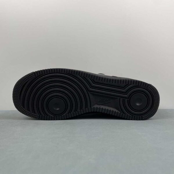 nike-air-force-1-negro-low-07-suela