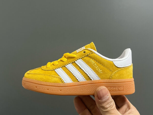 zapatilla-adidas-handball-spezial-amarillo-lateral-izquierda