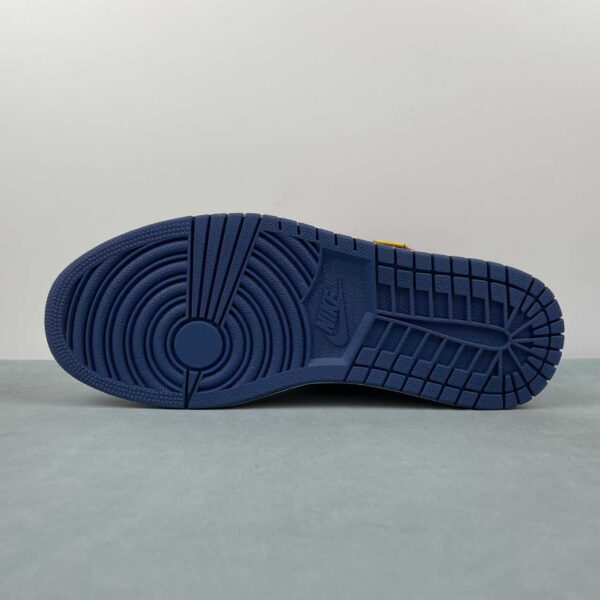 zapatilla-air-jordan-1-azul-suela