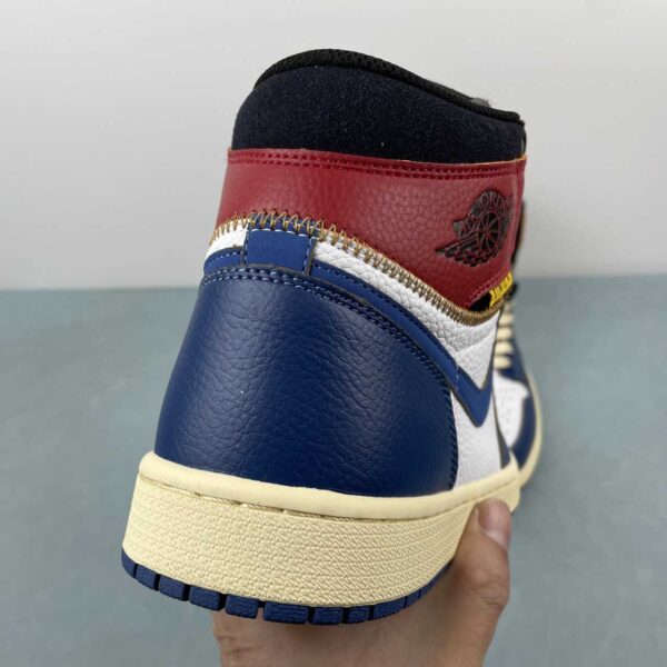 zapatilla-air-jordan-1-azul-vista-detras