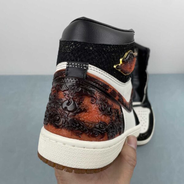 zapatilla-air-jordan-1-retro-high-negro-vista-detras