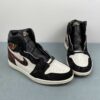 zapatilla-air-jordan-1-retro-high-negro-vista-frontal