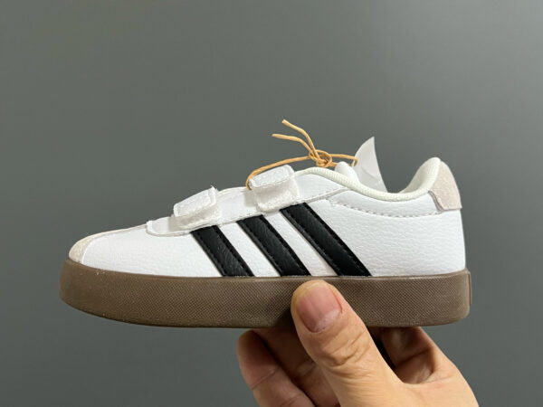 zapatilla-vl-court-3.0-skateboarding-lateral-izquierda