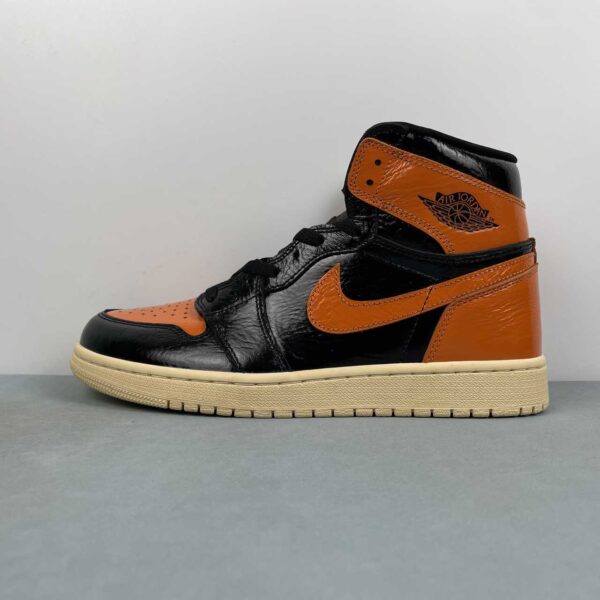 zapatillas-air-jordan-1-high-shattered-backboard-lateral-izquierdo