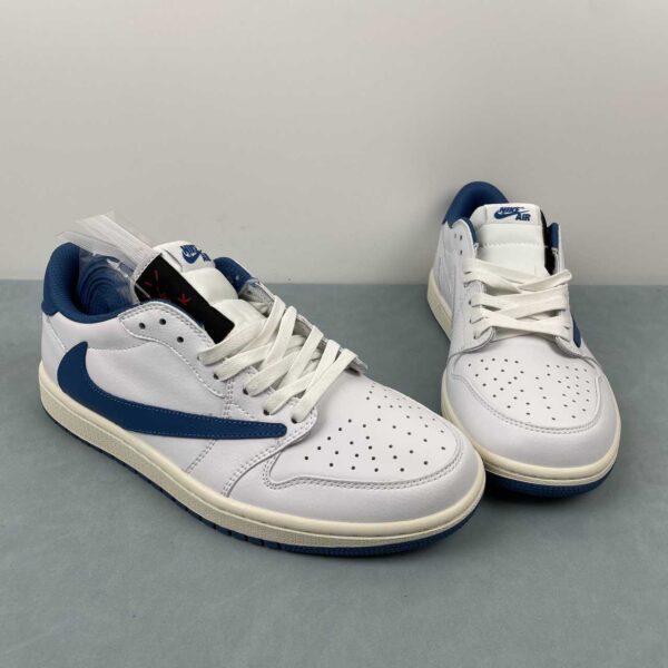 zapatillas-air-jordan-1-low-azul-fragment-travis-vista-frontal