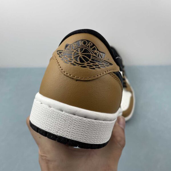 zapatillas-air-jordan-1-low-michael-vista-detras