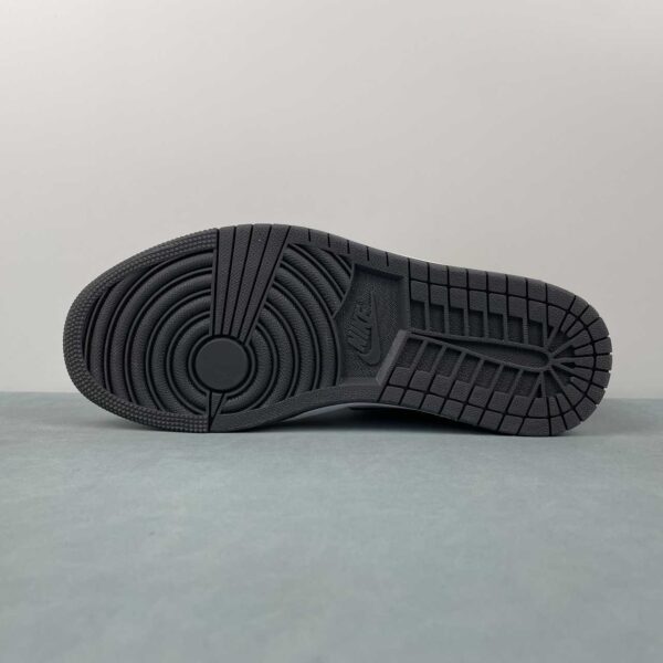 zapatillas-air-jordan-1-low-mocha-suela