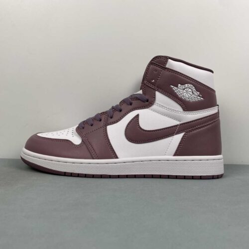 zapatillas-air-jordan-1-retro-high-university-blue-lateral-izquierda