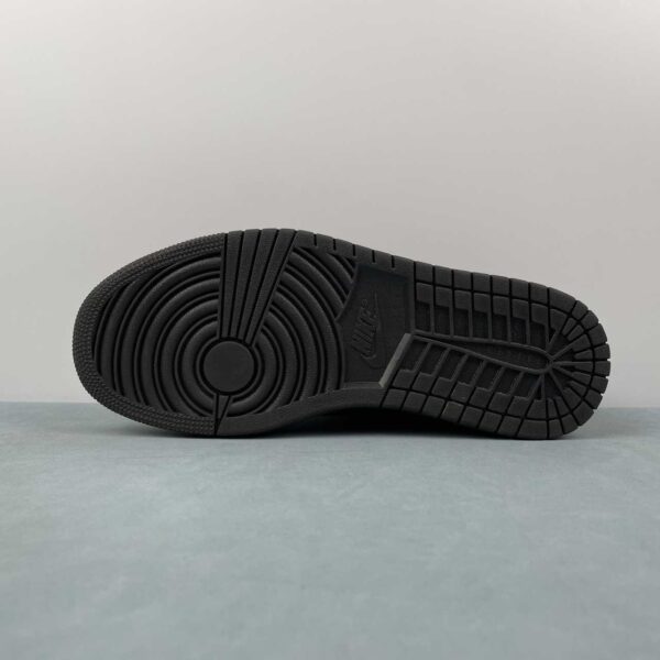 zapatillas-travis-scot-air-jordan-1-marron-suela