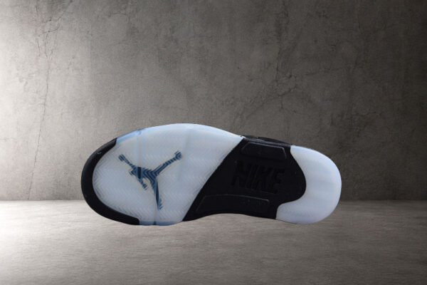 air-jordan-5-retro-og-black-metallic-suela