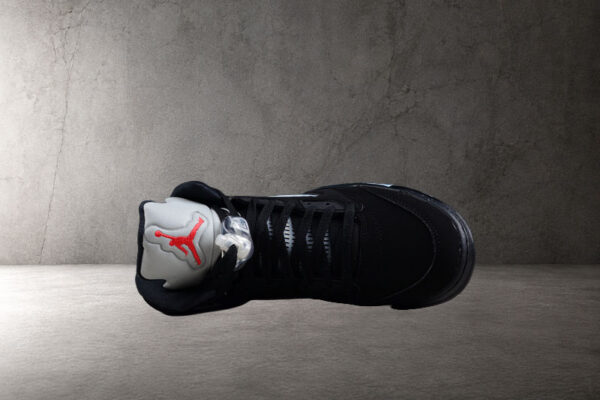 air-jordan-5-retro-og-black-metallic-vista-frontal