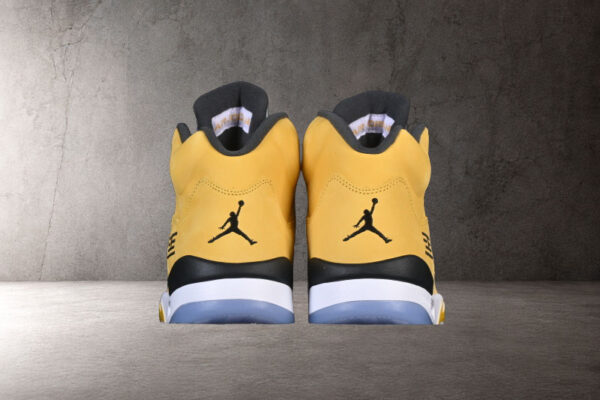 air-jordan-5-retro-tokyo-t23-vista-detras