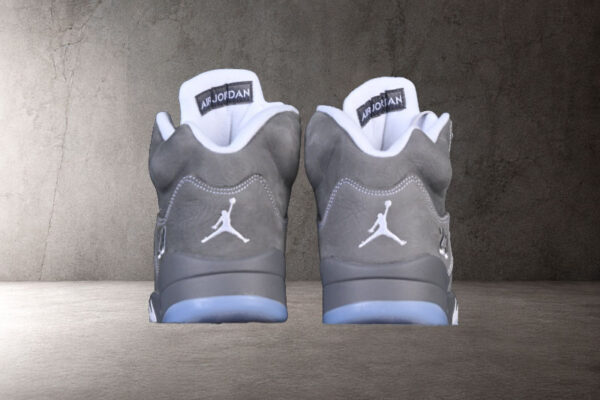 air-jordan-5-retro-wolf-grey-vista-detras