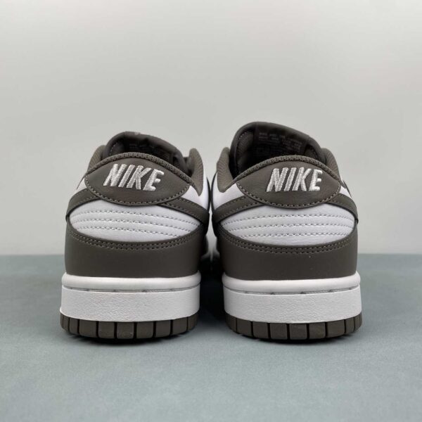 nike-dunk-low-cave-stone-vista-detras