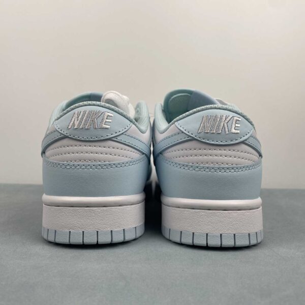 nike-dunk-low-glacier-blue-vista-detras