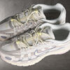 nike-p-6000-hueso-claro-gris-vista-frontal