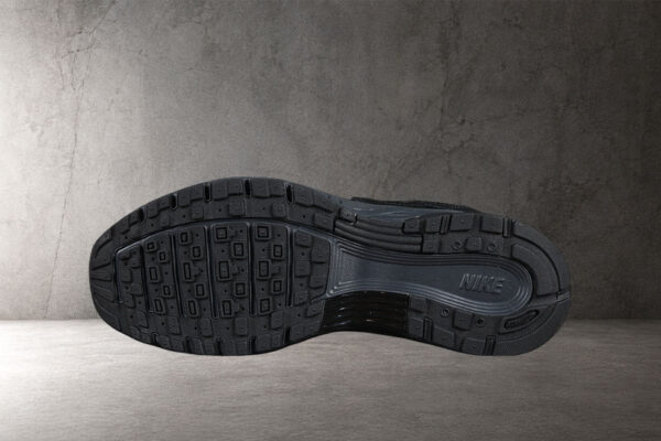 nike-p-6000-triple-black-suela
