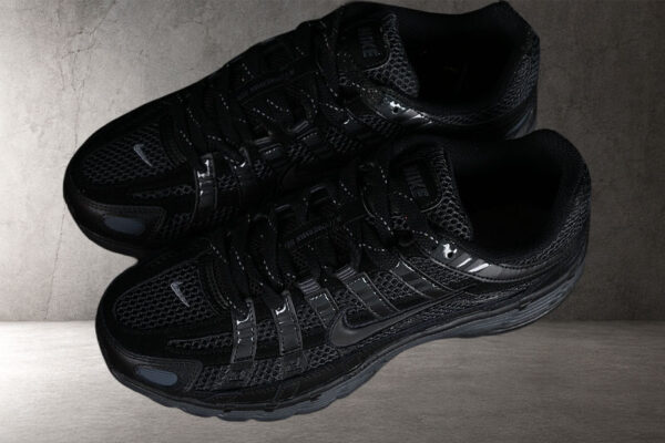 nike-p-6000-triple-black-vista-frontal