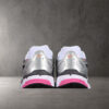 nike-p-6000-white-laser-fuchsia-metallic-platinum-vista-detras
