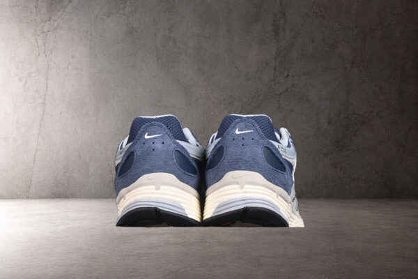 nike-p-6000-white-lt-iron-ore-vista-detras