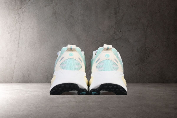 nike-vomero-18-mint-foam-vista-detras