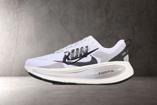 nike-vomero-18-plus-run-pack-lateral-izquierdo