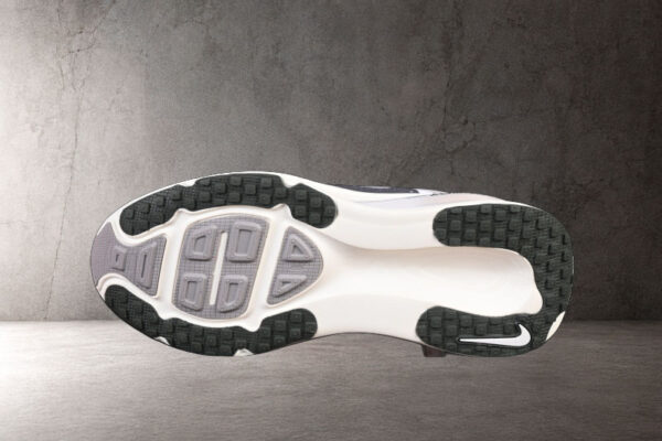 nike-vomero-18-plus-run-pack-suela