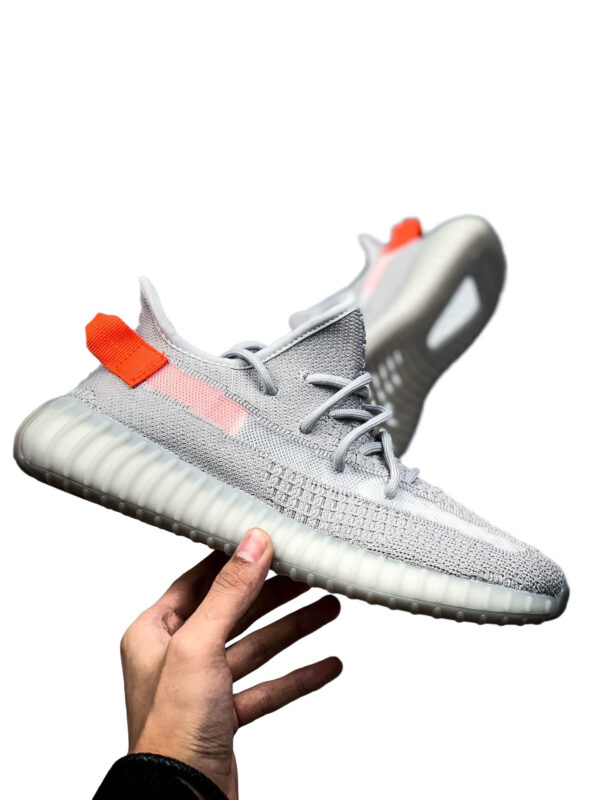 zapatillas-adidas-yeezy-350-tail-light