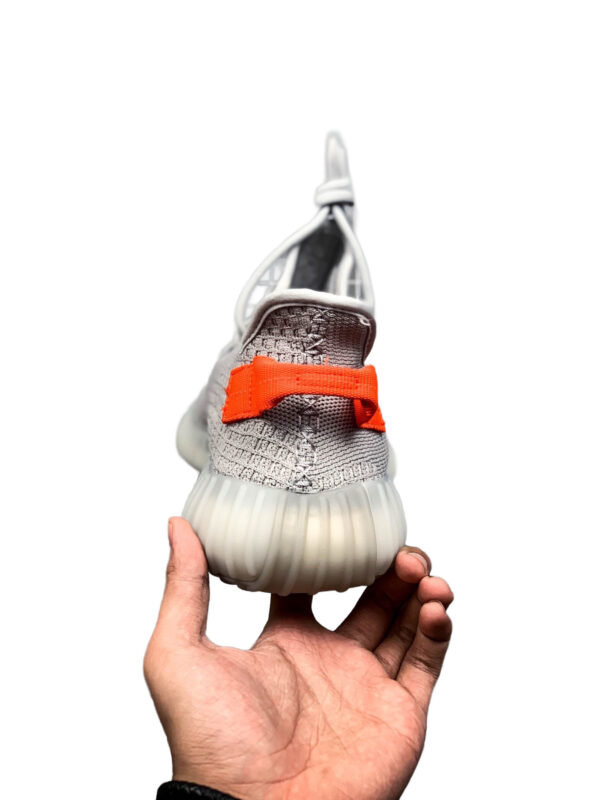zapatillas-adidas-yeezy-350-tail-light-vista-detras