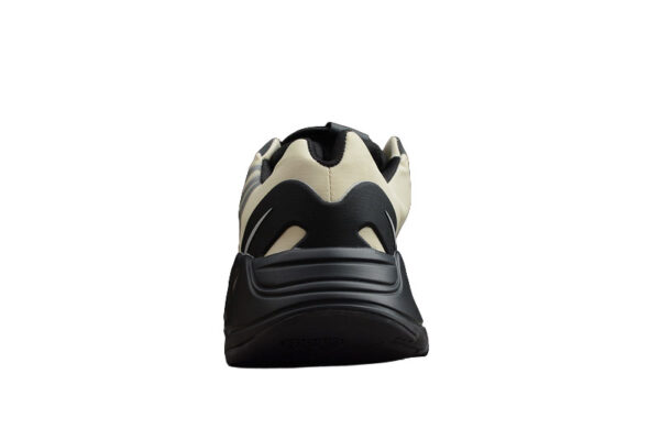 zapatillas-adidas-yeezy-700-mnvn-bone-vista-detras