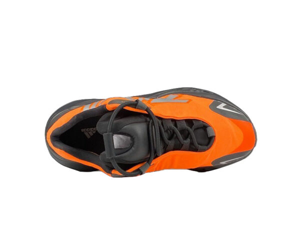 zapatillas-adidas-yeezy-700-mnvn-naranja-vista-frontal