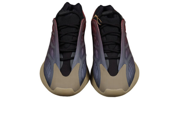 zapatillas-adidas-yeezy-700-v3-fade-carbon-vista-frontal