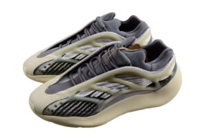 zapatillas-adidas-yeezy-700-v3-fade-salt-comprar