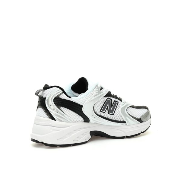 zapatillas-new-balance-530-blanca-plateada