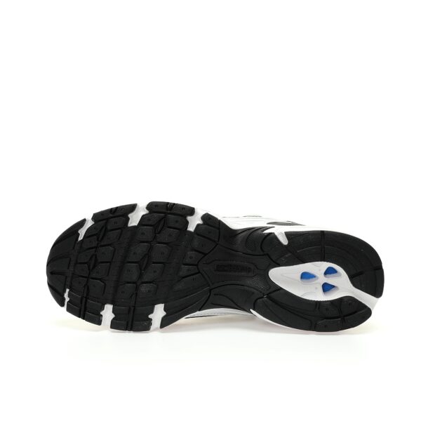 zapatillas-new-balance-530-blanca-plateada-suela