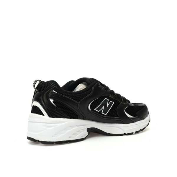 zapatillas-new-balance-530-negras-blancas